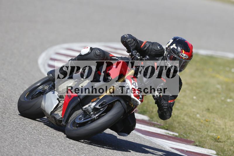 /06 08.04.2026 Cornu Master School ADR/Gruppe blau/40